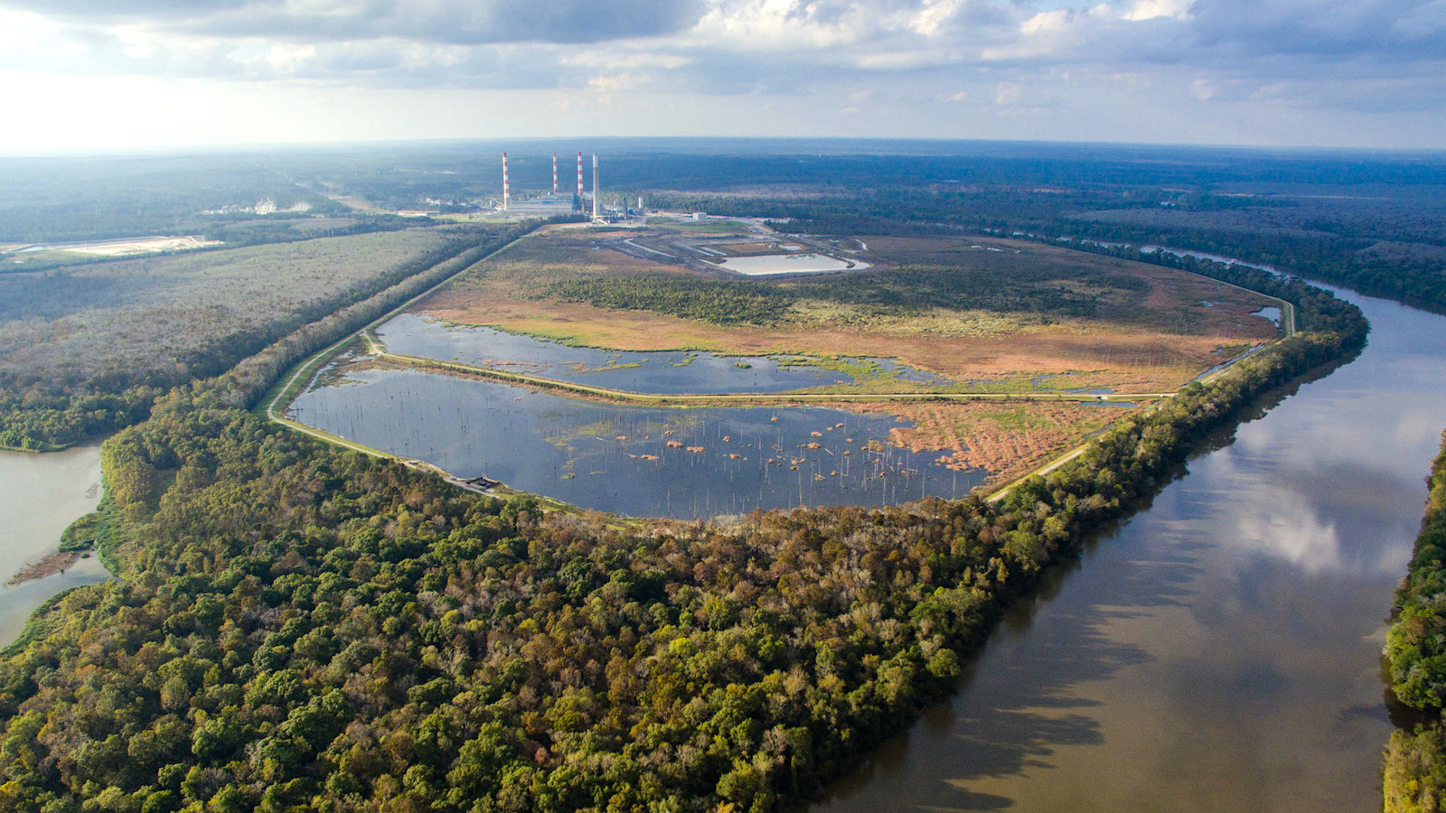 As Enforcement Lags, Poisonous Coal Ash Retains Polluting U.S. Water