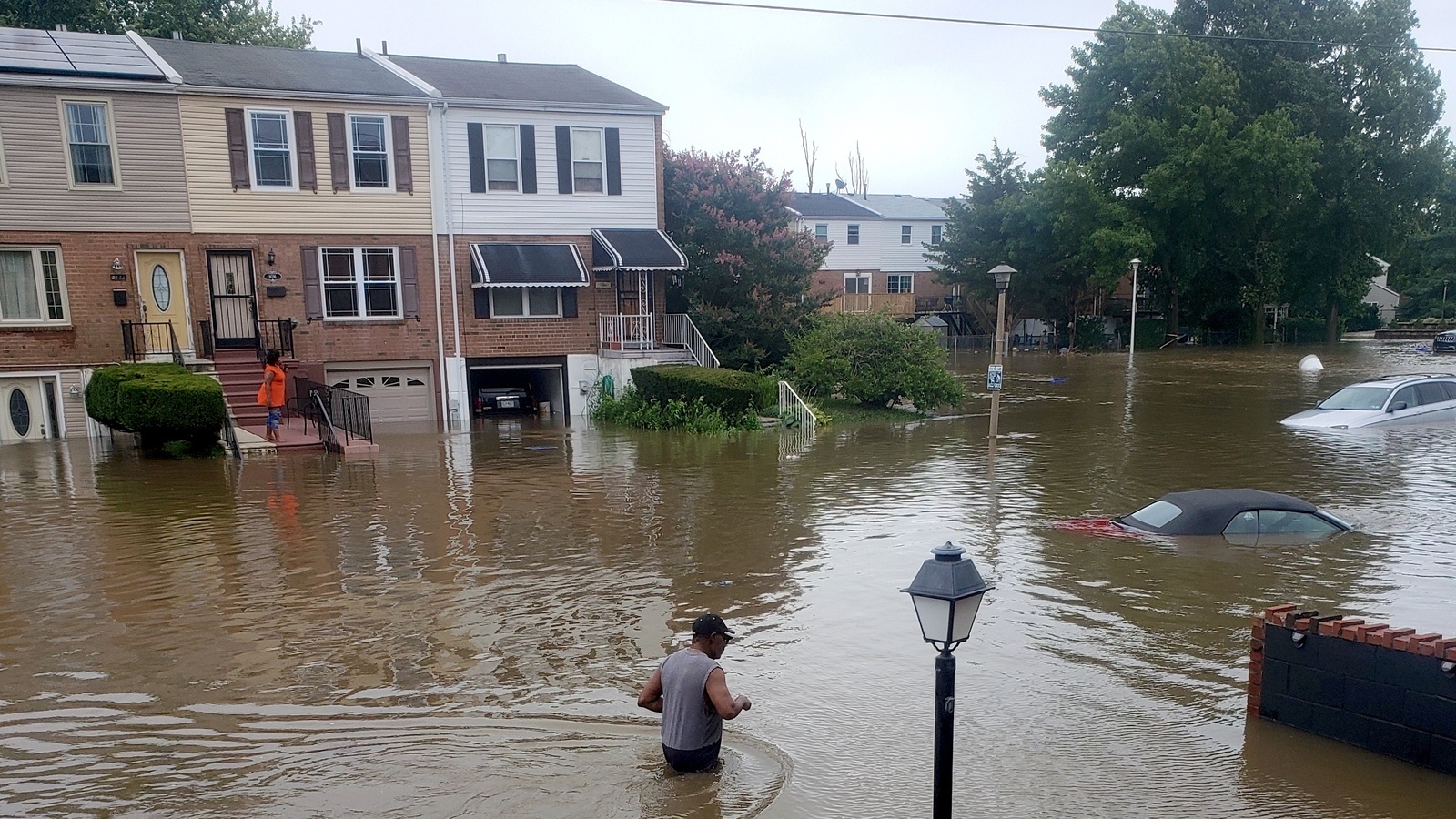 As Waters Rise, a Neighborhood Should Determine: Do We Keep or Go?